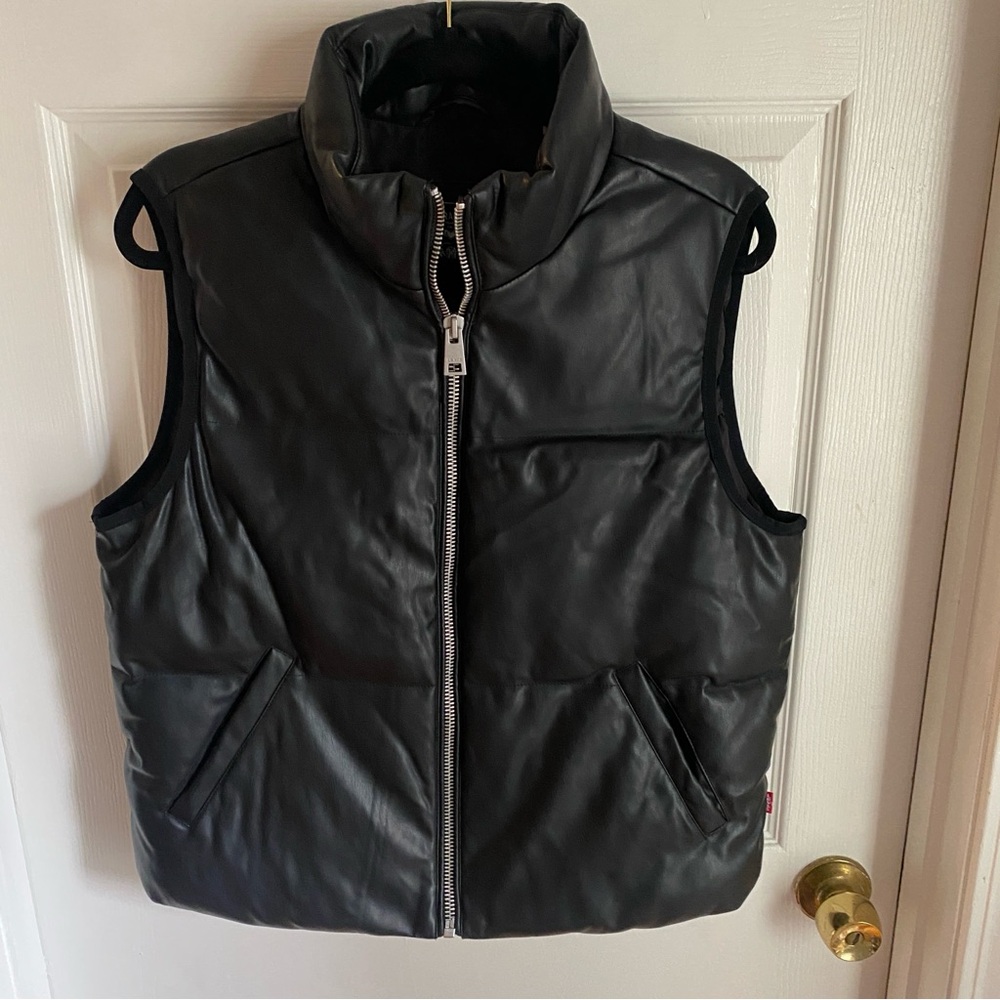 Levi’s Black Faux Leather Puffer Vest Medium